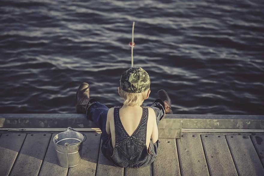 family_fishing_in_Castlegar_2